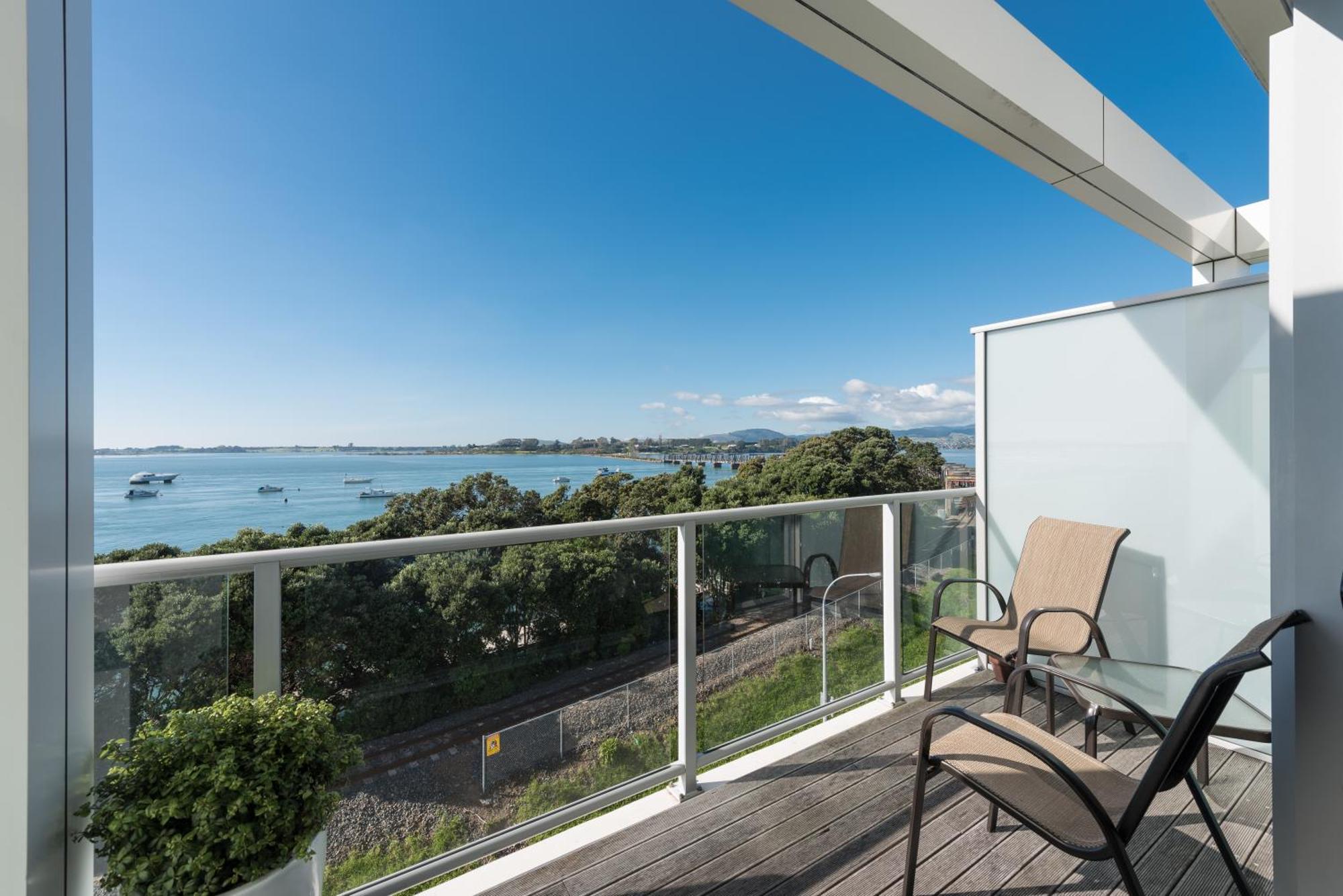 Hotel On Devonport Tauranga Exterior photo